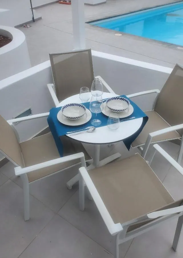 Apartment Atlantic View 2B 2 Bedroom Ground Floor, Complex Featured On A Place In The Sun Puerto del Carmen
